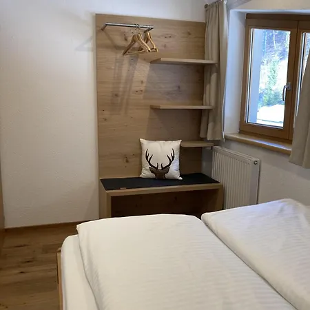 Frühstückspension Zani Helga 3*